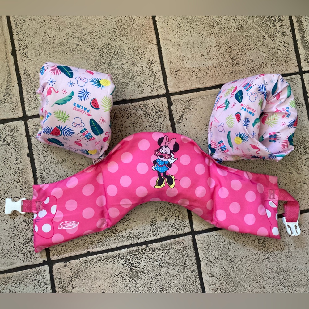 Polka dot Minnie Mouse vest